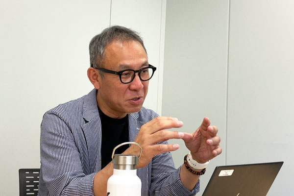 インタビューに答える代表取締役社長 江守雅人氏