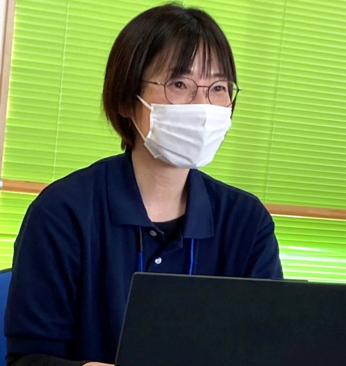 インタビューに答える 5S・環境委員会責任者 豊田亜由美氏