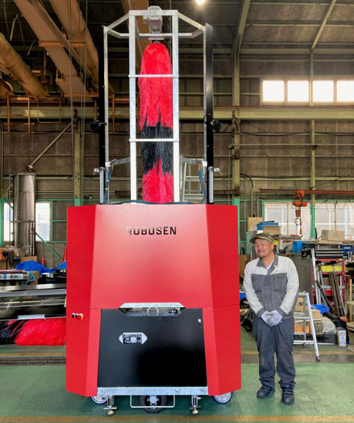 デザイン性を重視した自走式大型洗車機「ROBOSEN」