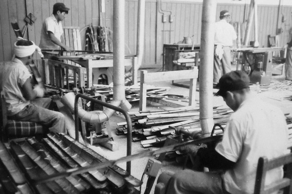 スキーポールはかつて竹を素材に生産していた